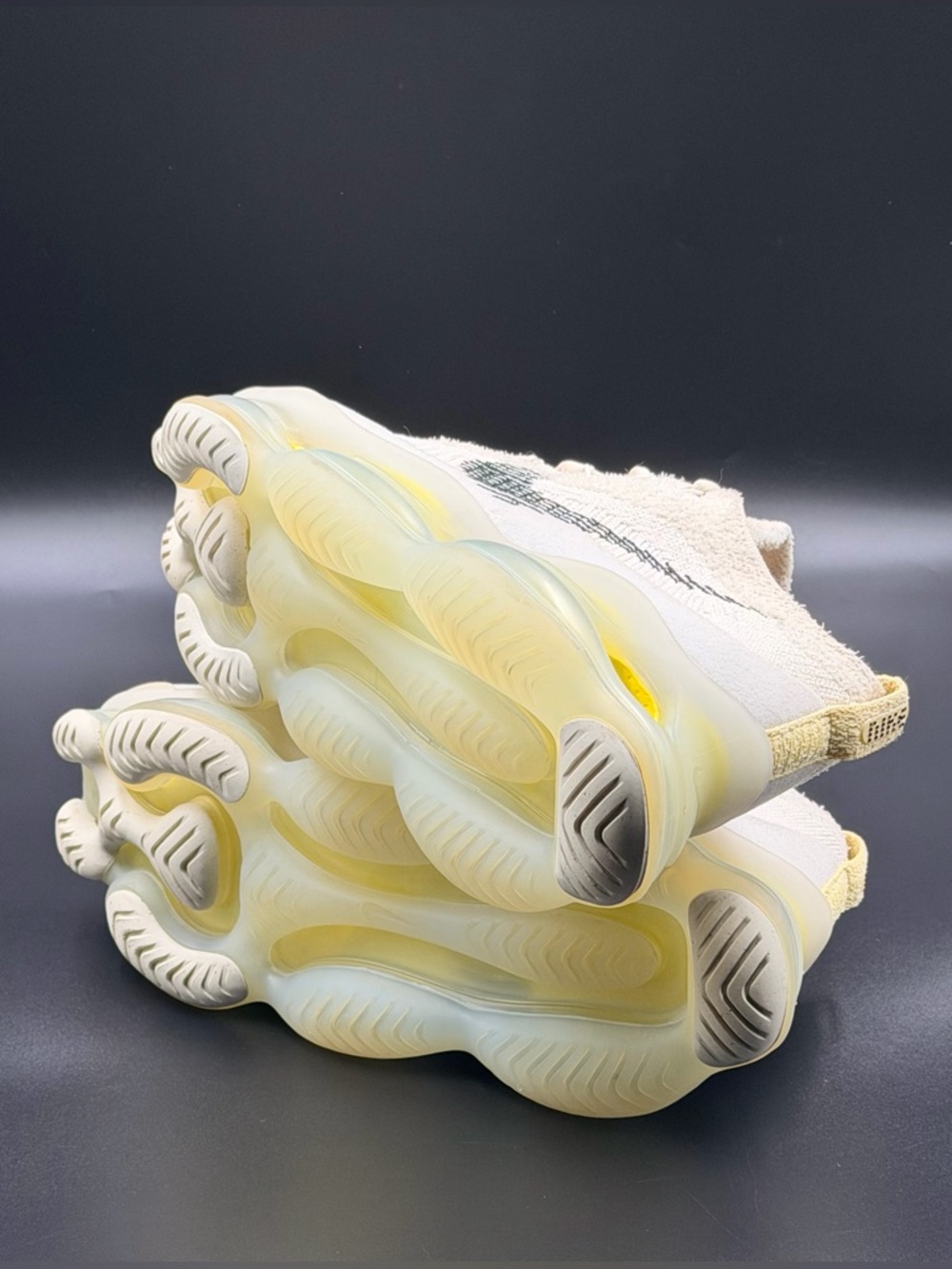Nike Wmns Air Max Scorpion Flyknit 'Lemon Wash' - Picture 8 of 10